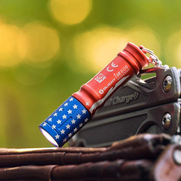 OLIGHT I3ESTARSSTRIPES i3E EOS Keychain Flashlight - Stars & Stripes Edition VM Hardware