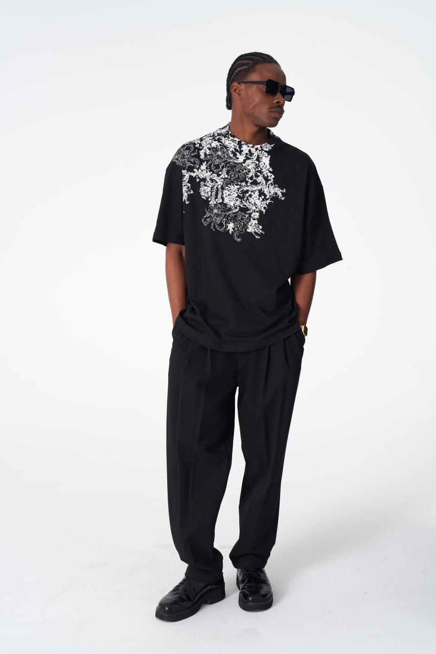 Oversize Cotton Tee / Ornate Baroque Style Graphic Print Withinblack