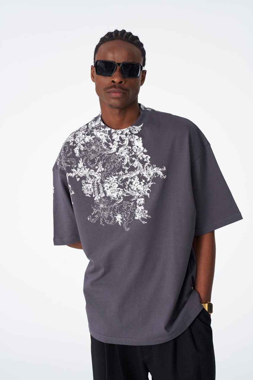 Oversize Cotton Tee / Ornate Baroque Style Graphic Print Withinblack