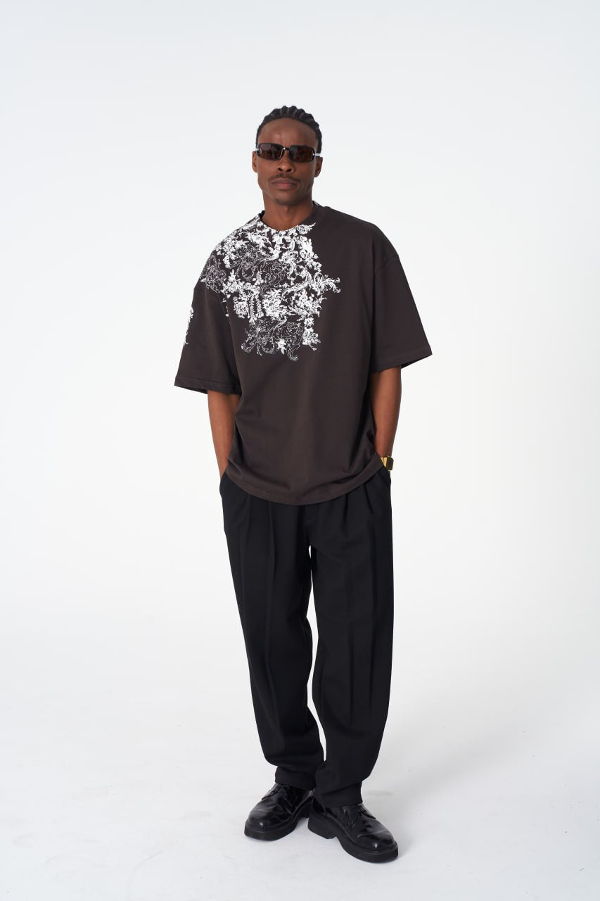 Oversize Cotton Tee / Ornate Baroque Style Graphic Print Withinblack