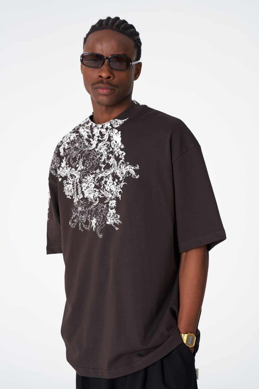 Oversize Cotton Tee / Ornate Baroque Style Graphic Print Withinblack