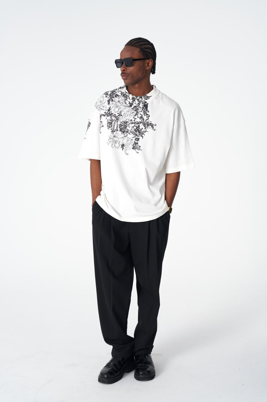 Oversize Cotton Tee / Ornate Baroque Style Graphic Print Withinblack