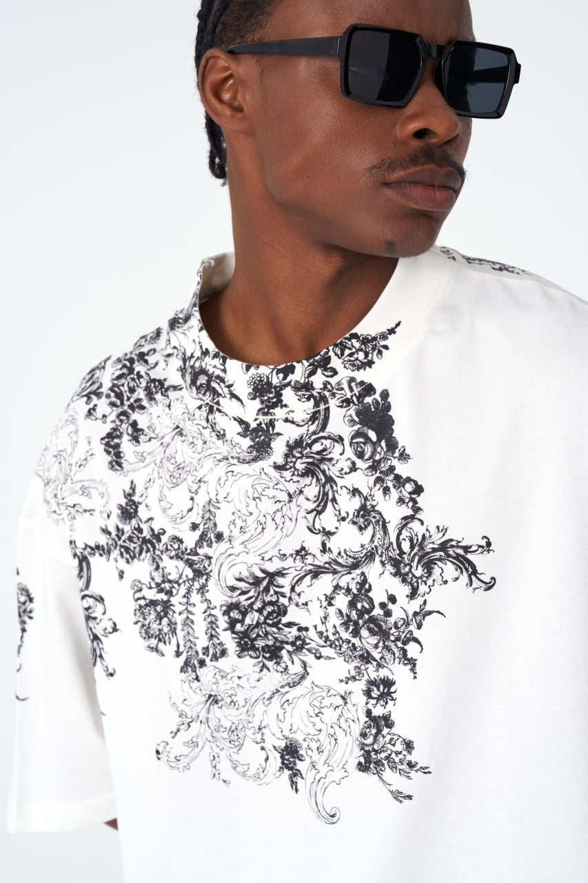 Oversize Cotton Tee / Ornate Baroque Style Graphic Print Withinblack