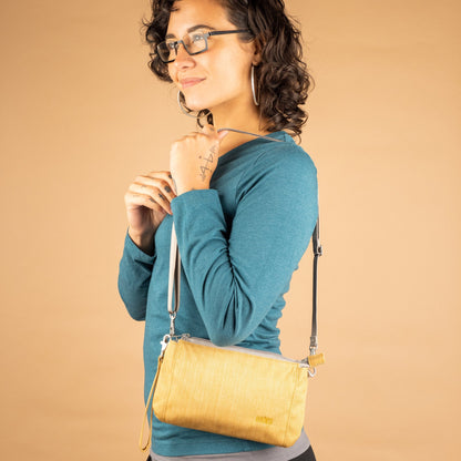 Stride Wristlet Haiku Bags