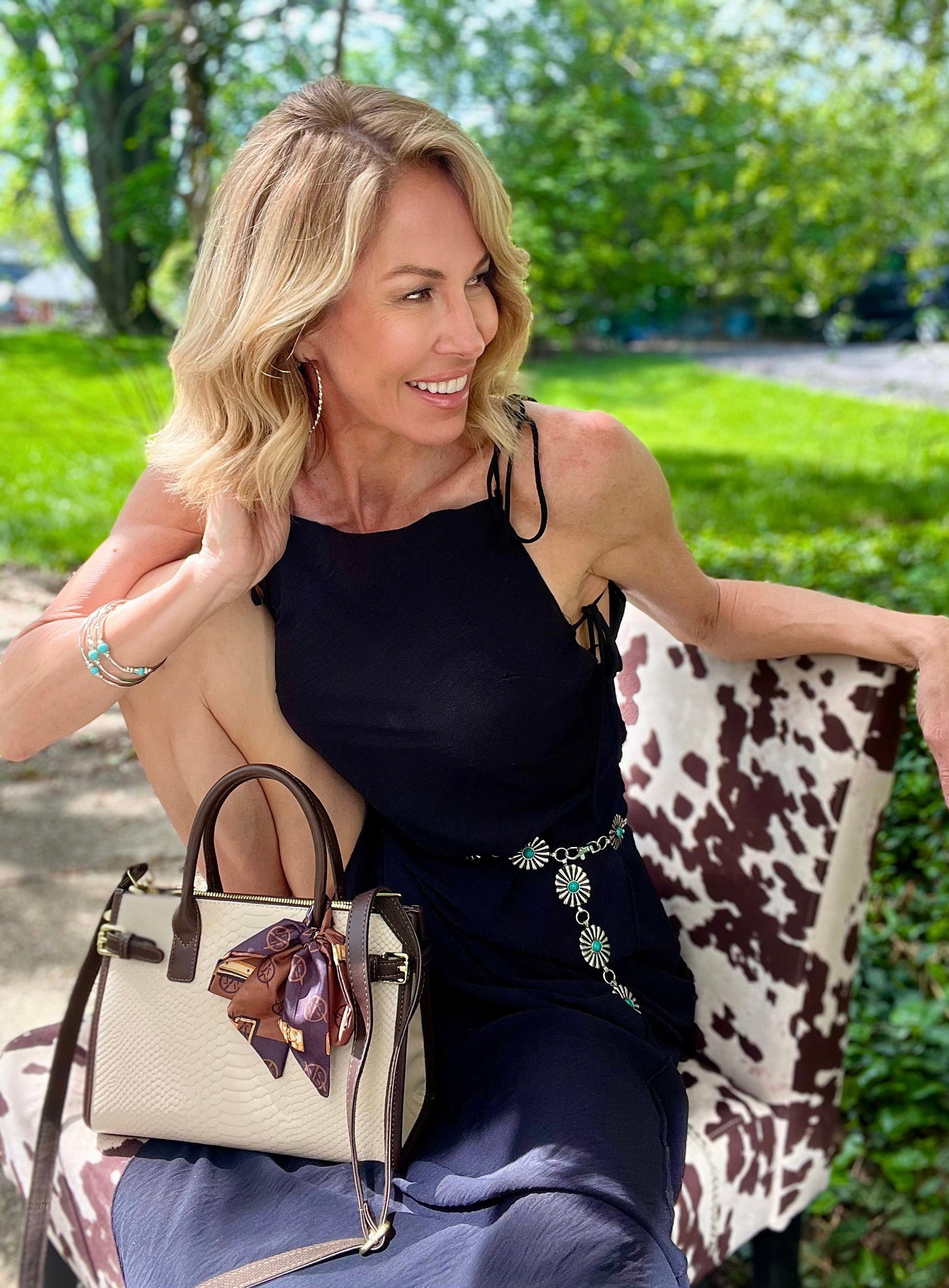 Serpent Luxe Snakeskin Handbag - Elegant Leather Commuter Bag for Stylish Women Country in My Heart