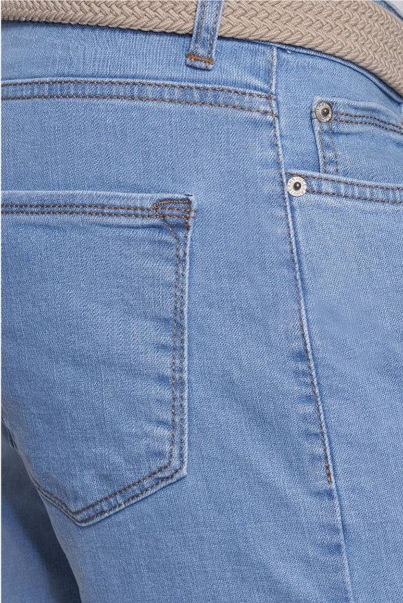 The Classic Jean (Lightwash) Bright Moons