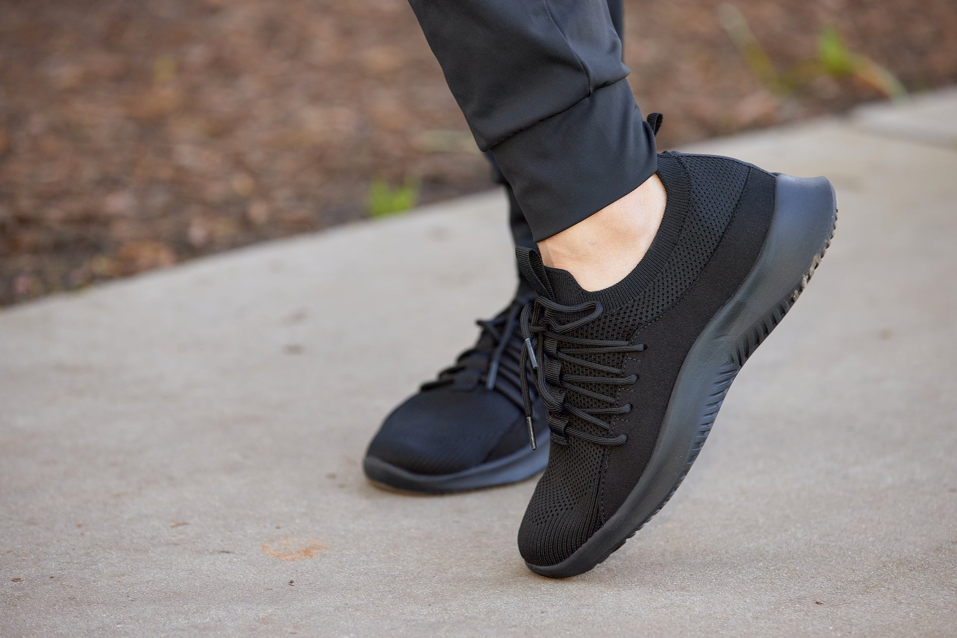 CALTO - Q130 - 2.4 Inches Taller (Black/Black Sole) - Ultra Lightweight Sneakers Tallmenshoes.com