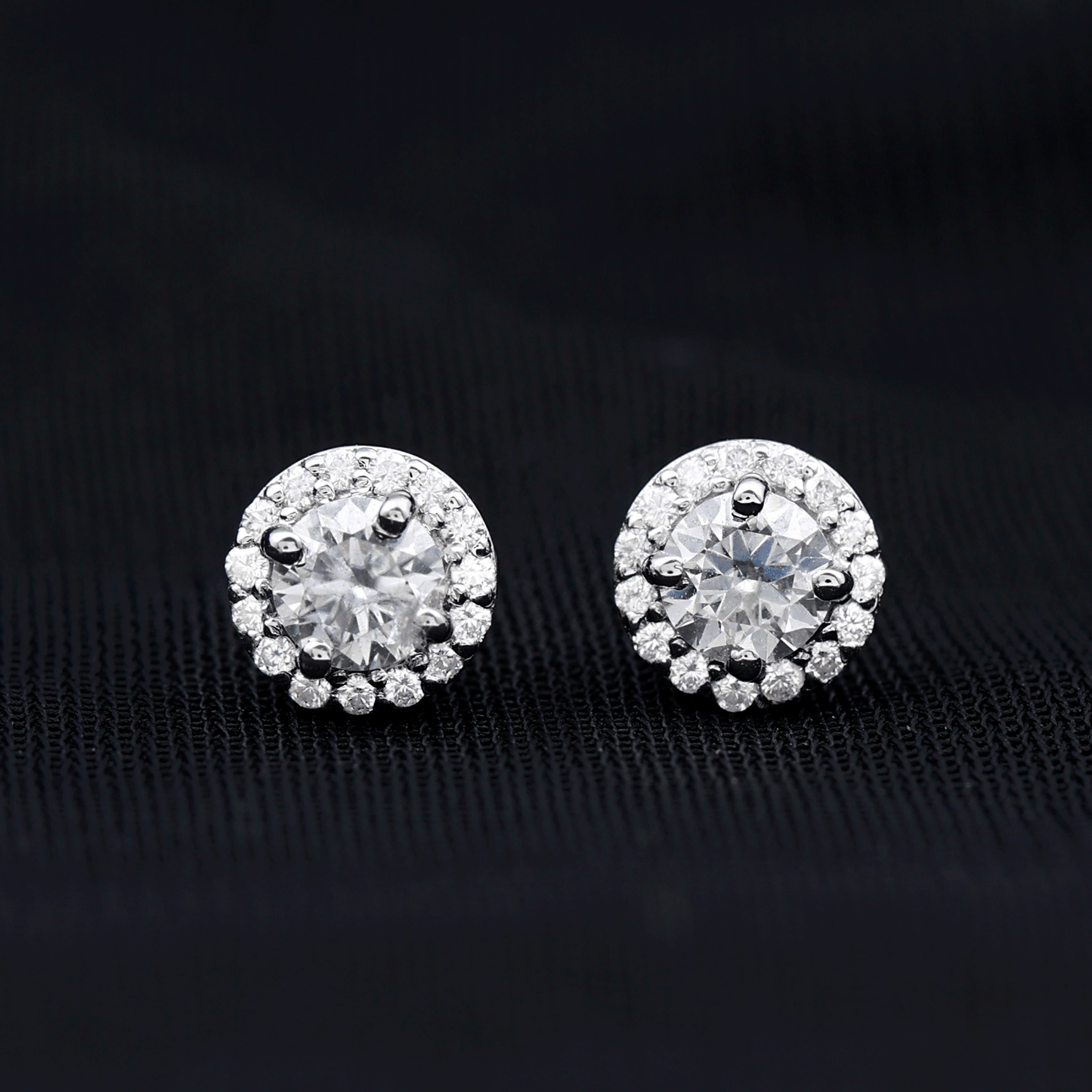 0.64 CTW Lab Grown Diamond Halo Stud Earrings (4mm, Screw Back)