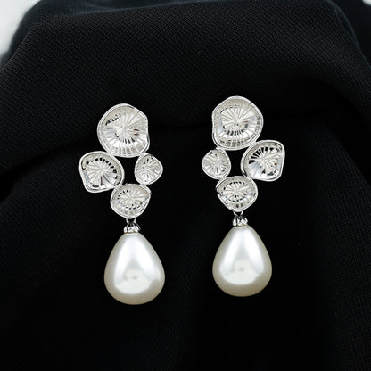 24 Carat Freshwater Cultured Pearl Dangling Earrings in Silver