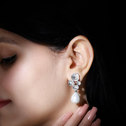 24 Carat Freshwater Cultured Pearl Dangling Earrings in Silver