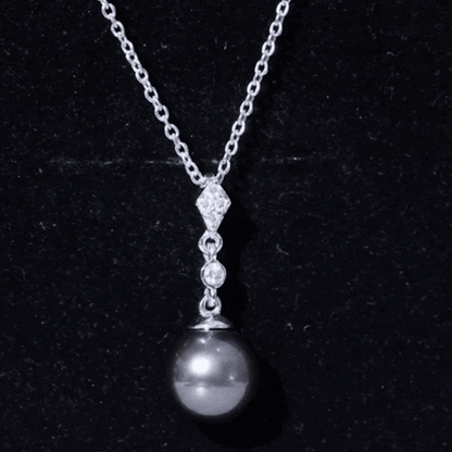 8 Carat Natural Tahitian Black Pearl Dangle Pendant with Diamond