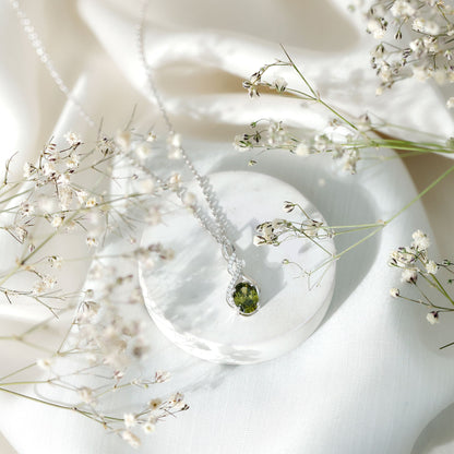 1.5 Carat Lab Grown Green Sapphire Infinity Necklace With Silver Chain