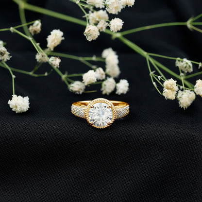 Lab Grown Diamond Circle Engagement Ring With Rope Frame