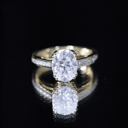 Lab Grown Diamond Timeless Engagement Ring With Side Stones