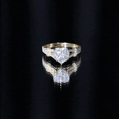 8 mm Lab Grown Diamond Heart Shape Engagement Ring