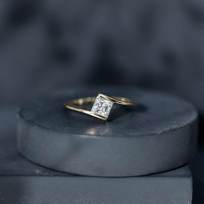 5 mm Princess Cut Lab Grown Diamond Ring With Tension Setting