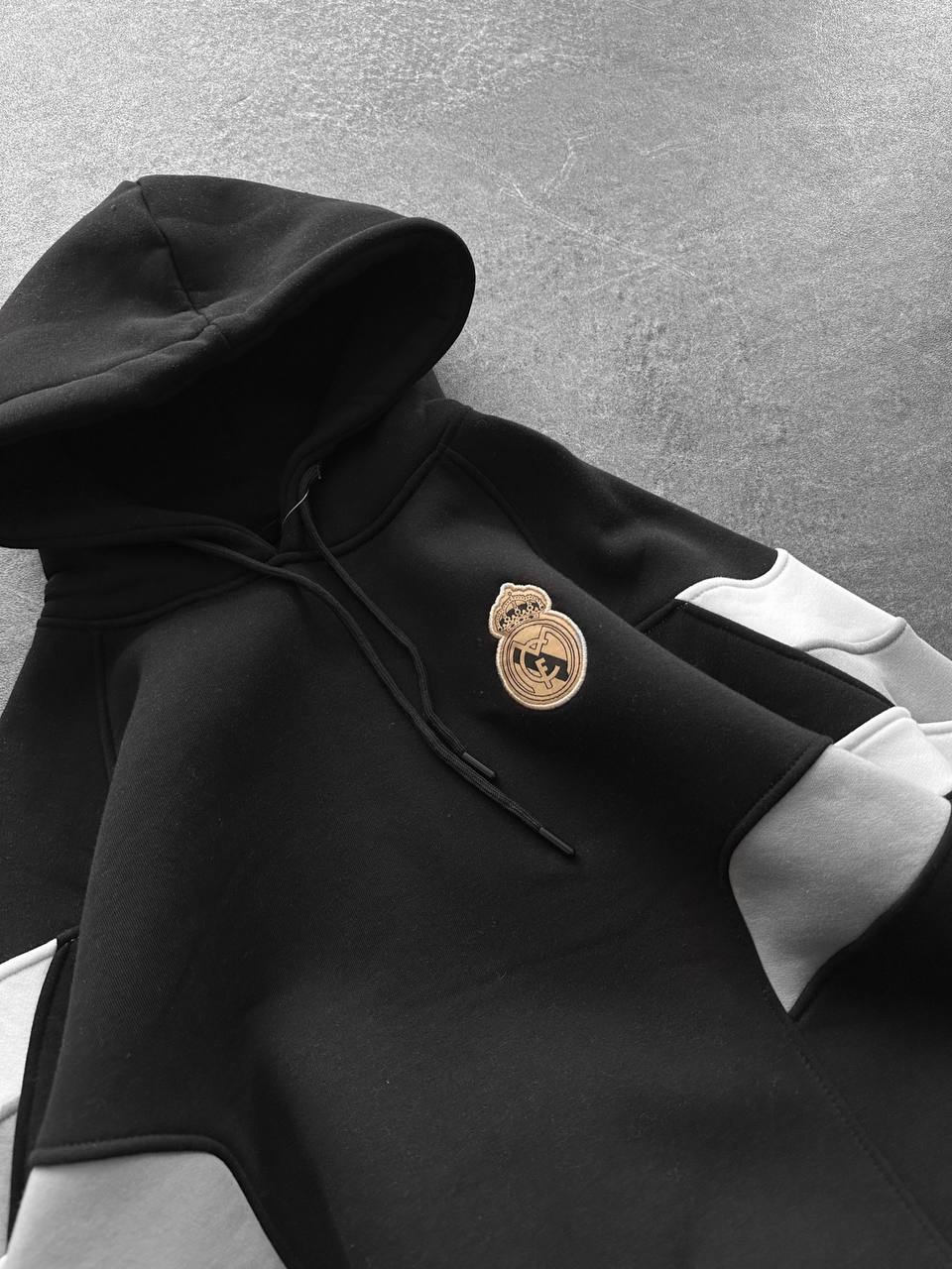Real Madrid Hooded Oversized Sweatshirt - Stylish and Comfortable Withinblack