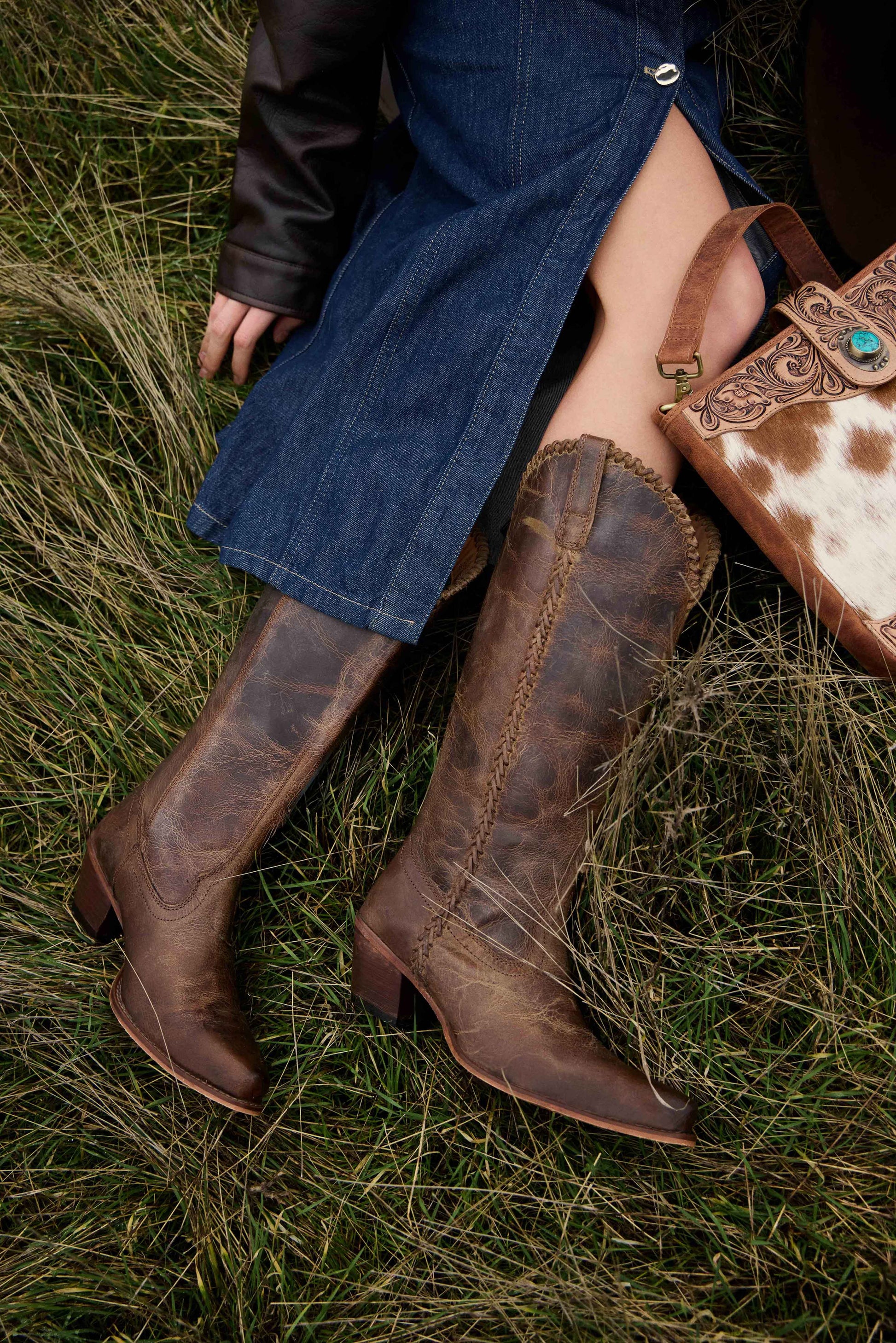 Myra Maple Creek Handtooled Bag in Sandroot Brown Myra USA