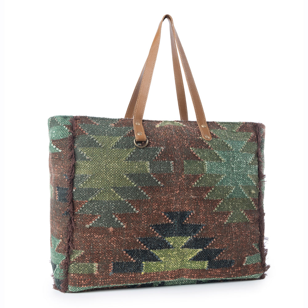 Myra Canyon Range Weekender Bag in Olive Green Myra USA