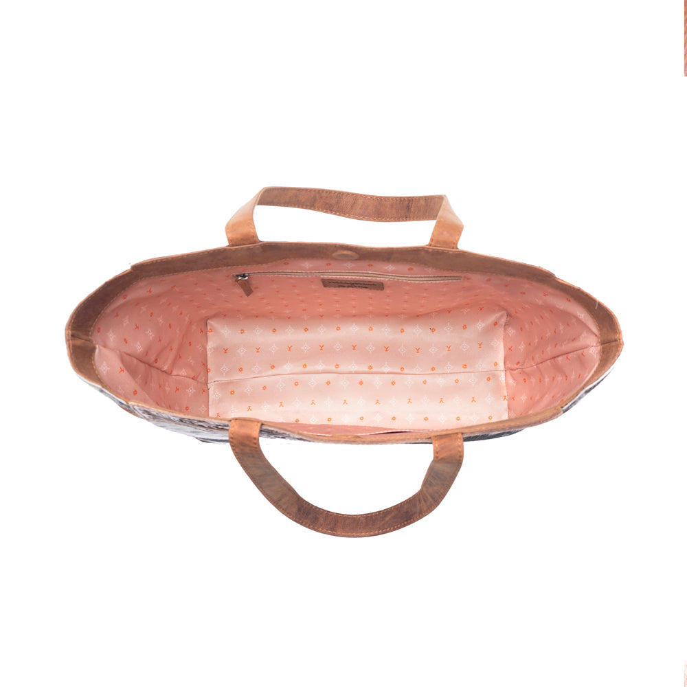 Myra Yellowstone Winter Prairie Handtooled Bag in Ivory Toffee Myra USA