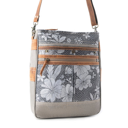 Myra Carefree Days vintage shoulder bag for Women in sage with leather details Myra USA
