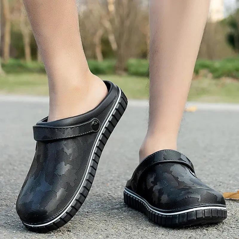 Lightweight Chef Shoes Closed Toe Rubber Sandals Men Clogs Garden Shoes Barefoot Zuecos Hombre Cholas Man Summer Beach Shoes NovaCart