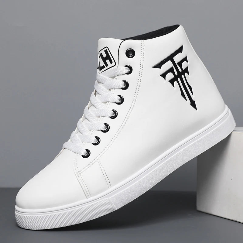 [sneakers] A Pair of High-Top Sports Casual Outdoor Skate Shoes, Comfortable And Suitable for Travel And Fitness (Available in L NovaCart