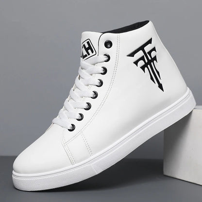 [sneakers] A Pair of High-Top Sports Casual Outdoor Skate Shoes, Comfortable And Suitable for Travel And Fitness (Available in L NovaCart