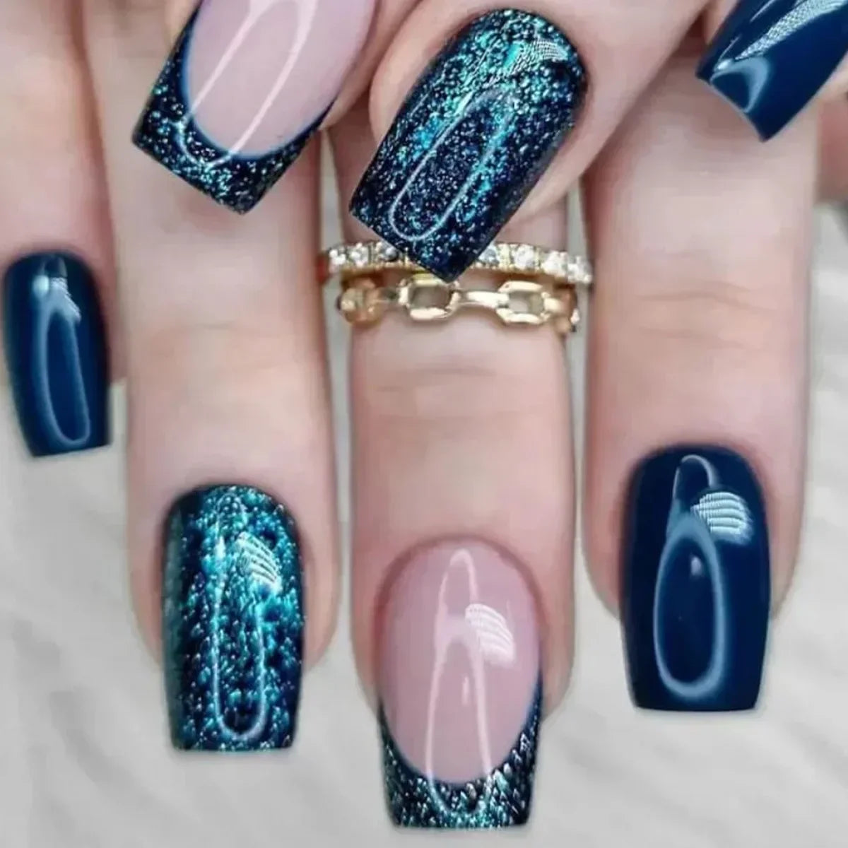 24Pcs Short Square Coffin False Nails Square Fake Nails with Glue French Glitter Wearable Acrylic Nails Set Press on Nail Tips NovaCart