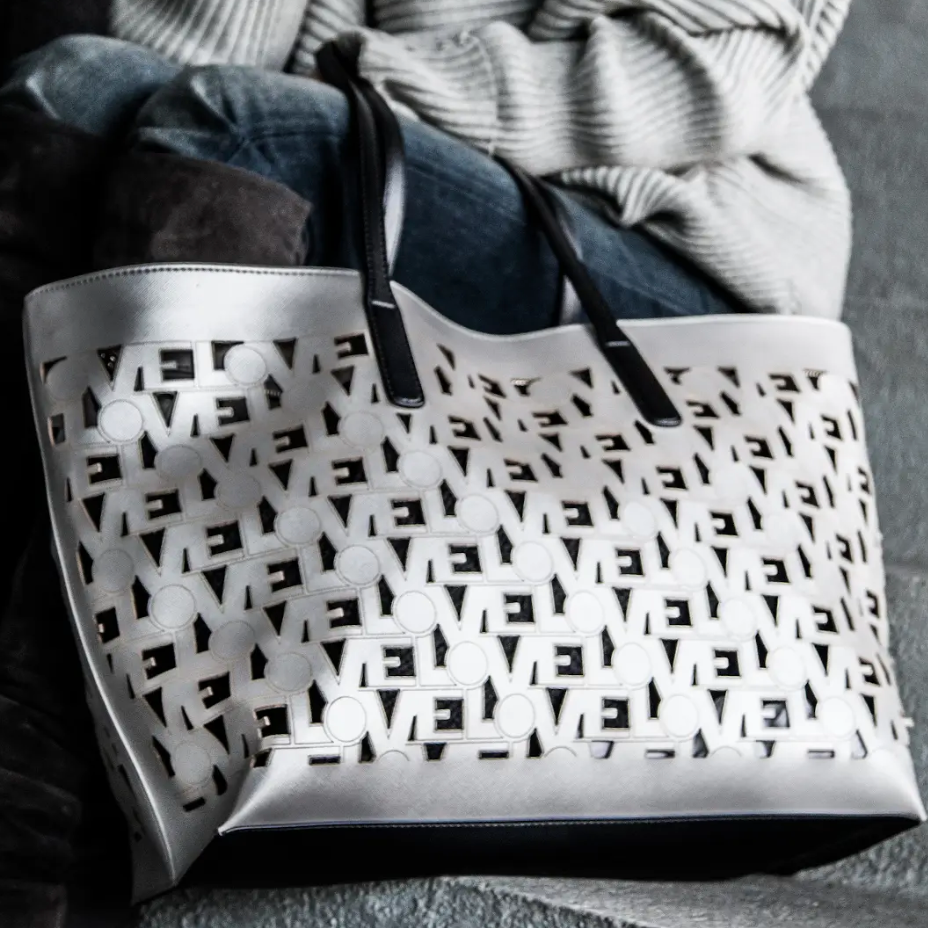 LOVE TOTE Love, Zero Negative