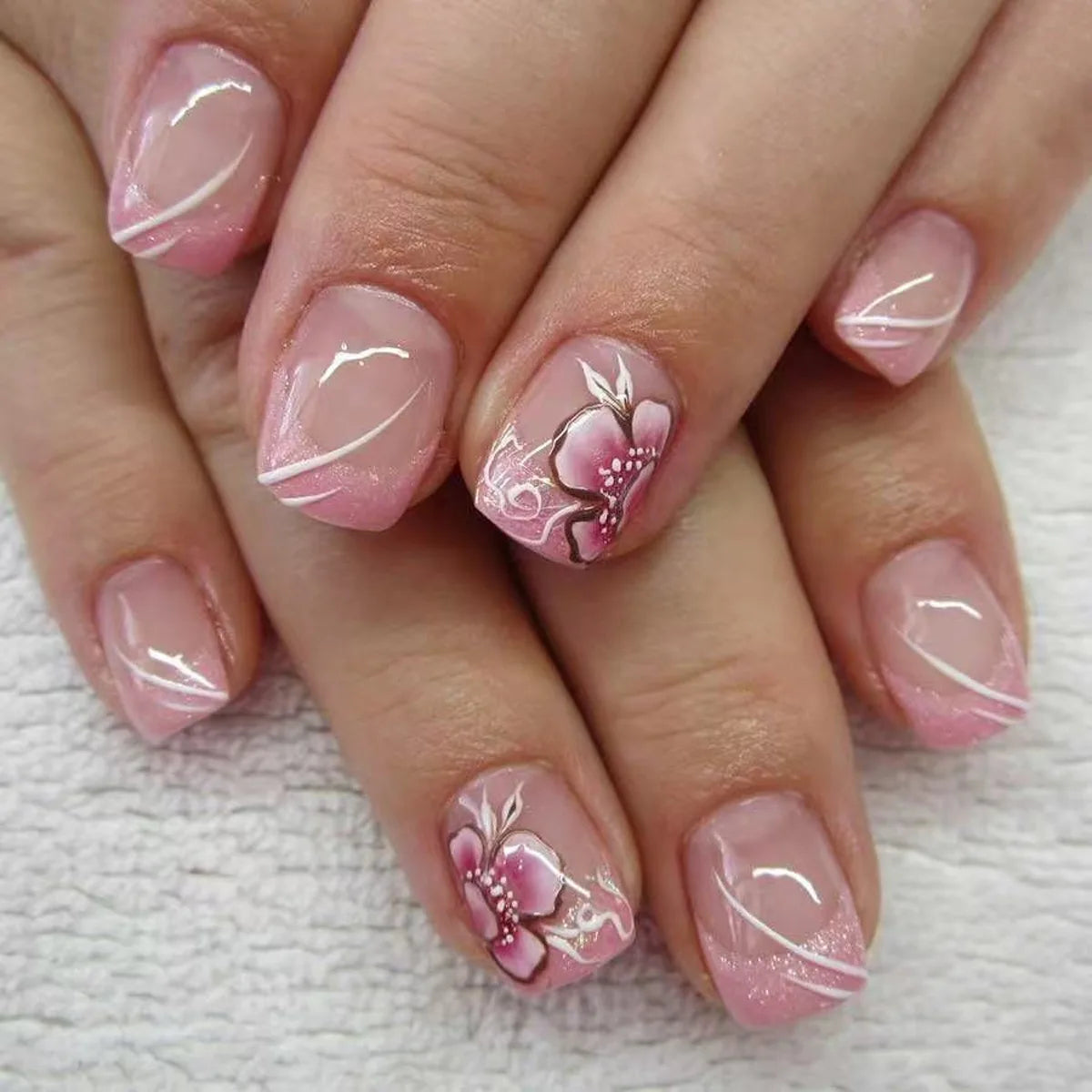 24Pcs Short Square Coffin False Nails Square Fake Nails with Glue French Glitter Wearable Acrylic Nails Set Press on Nail Tips NovaCart