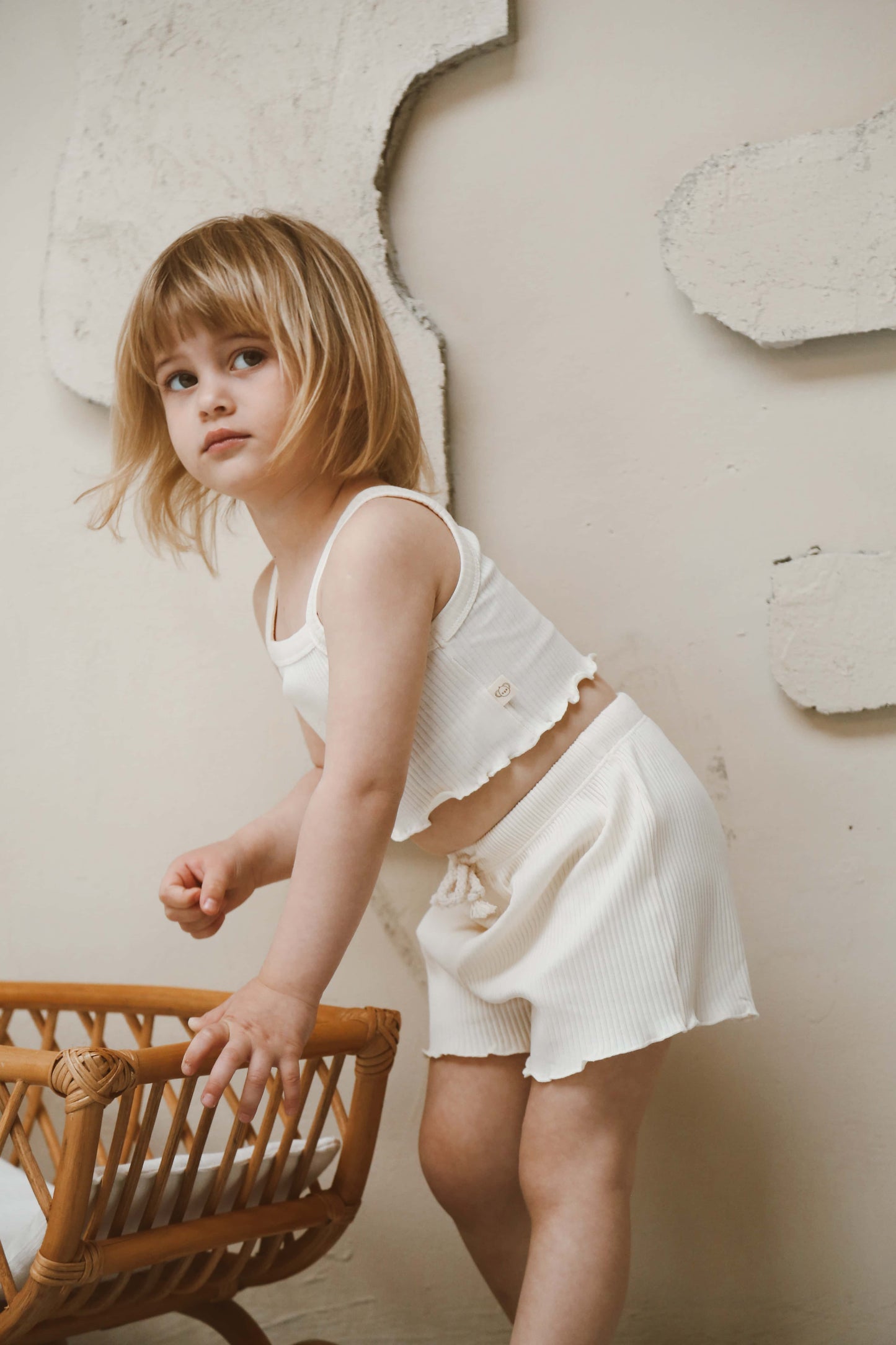 White Crop-Short Set Honey and Hive