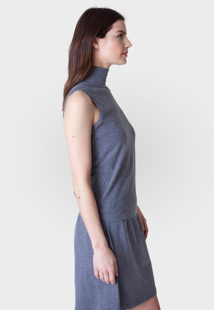Sleeveless Turtleneck Shirt Buki
