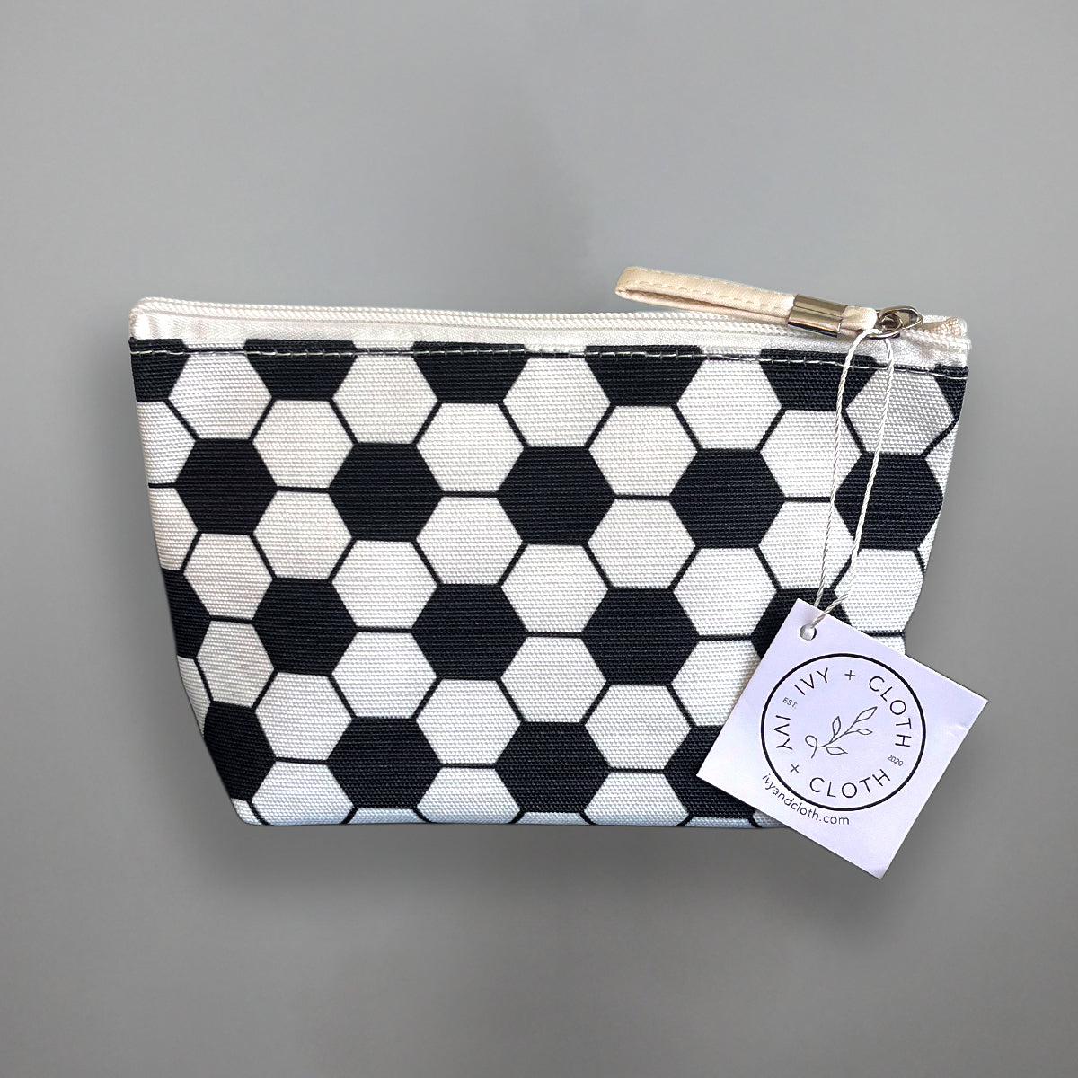 Soccer Pouch Ivy + Cloth