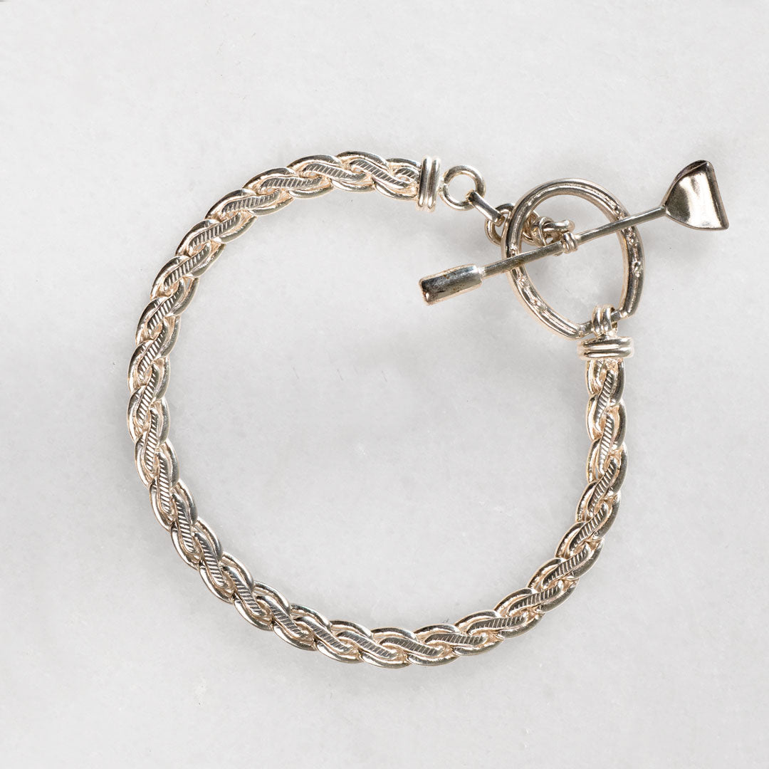 Luxe Horseshoe Clasp Bracelet in Silver Urban-Equestrian