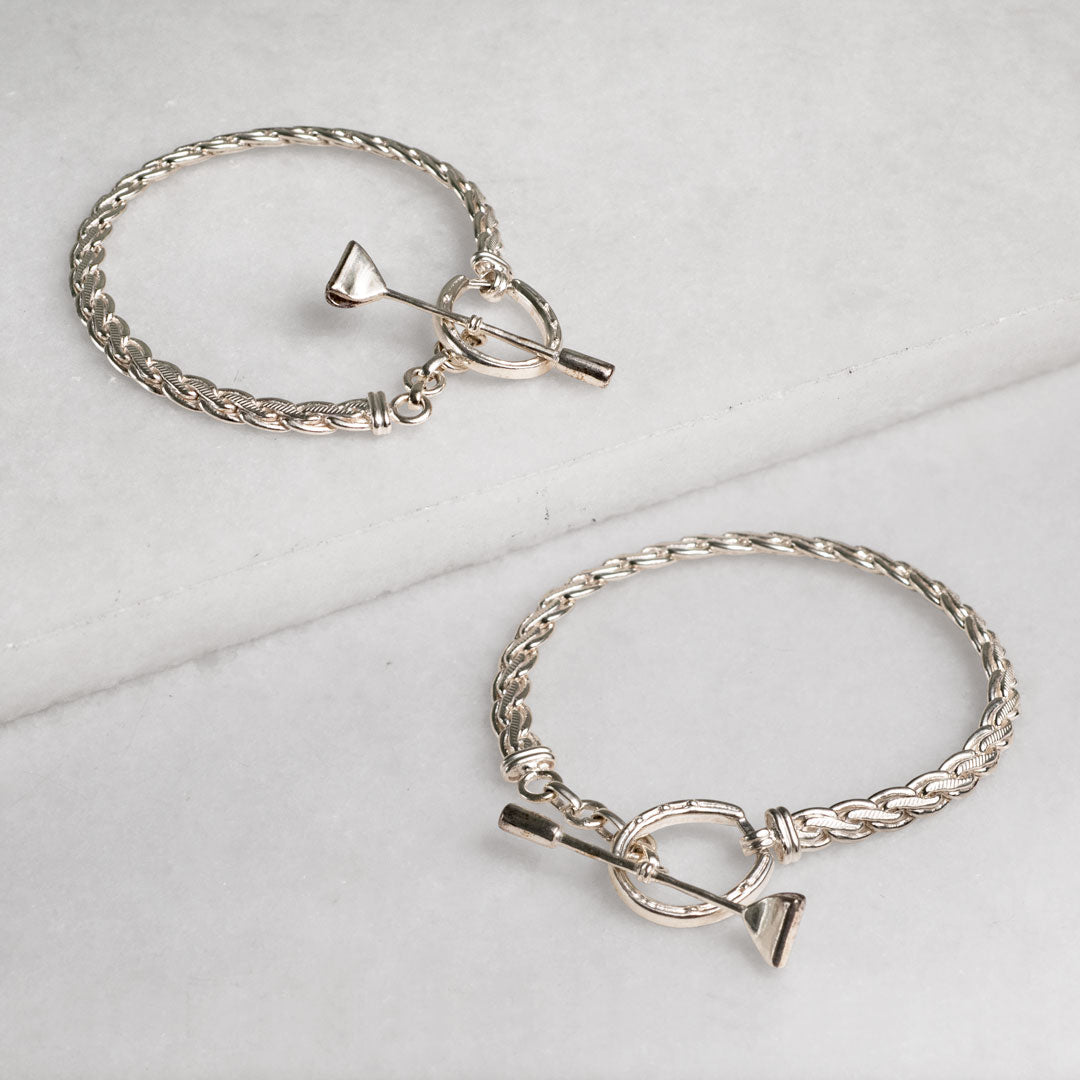 Luxe Horseshoe Clasp Bracelet in Silver Urban-Equestrian