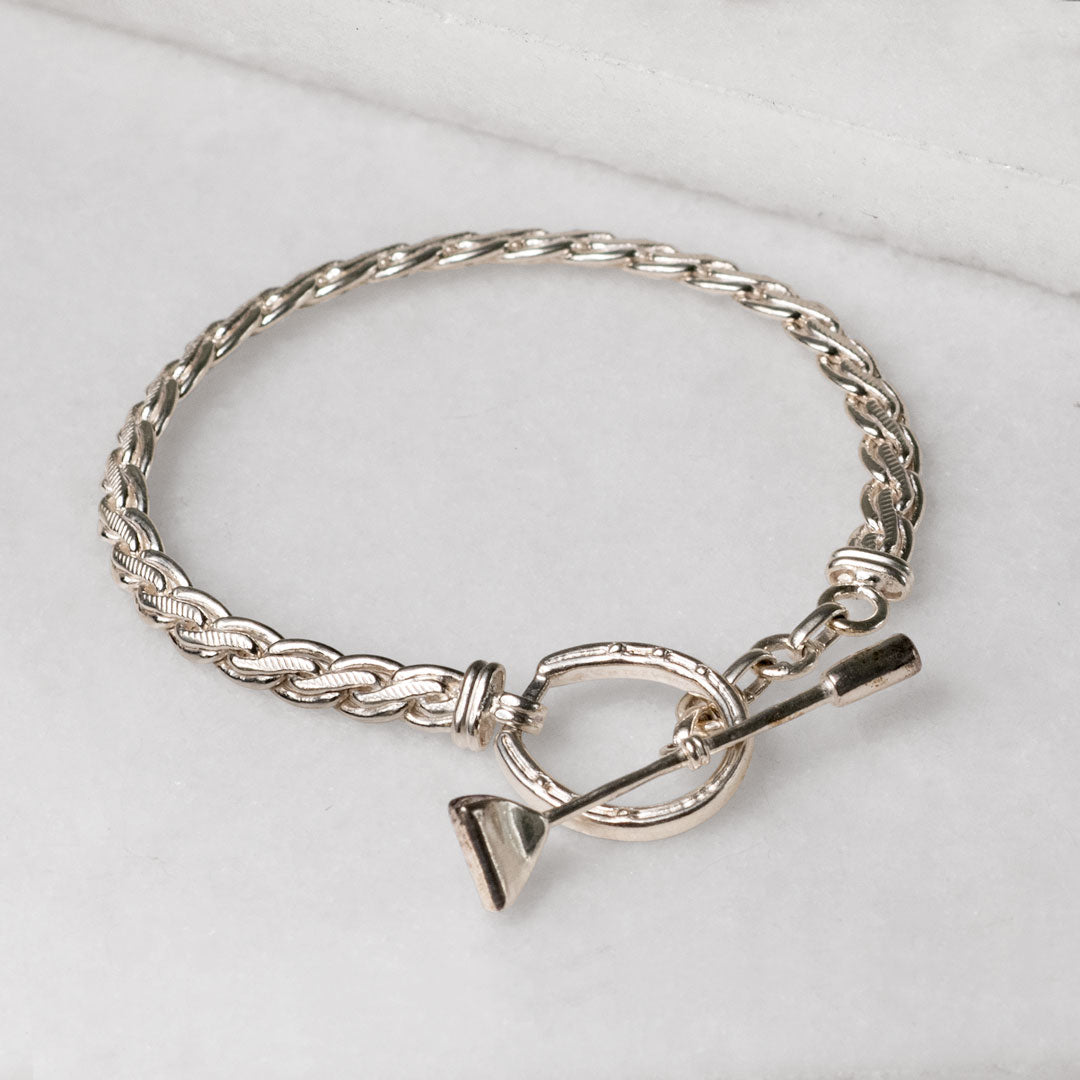 Luxe Horseshoe Clasp Bracelet in Silver Urban-Equestrian