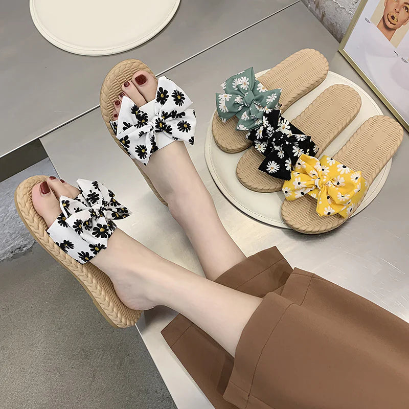 Women's Summer Flat Beach Casual Sandals - Slip-On Style