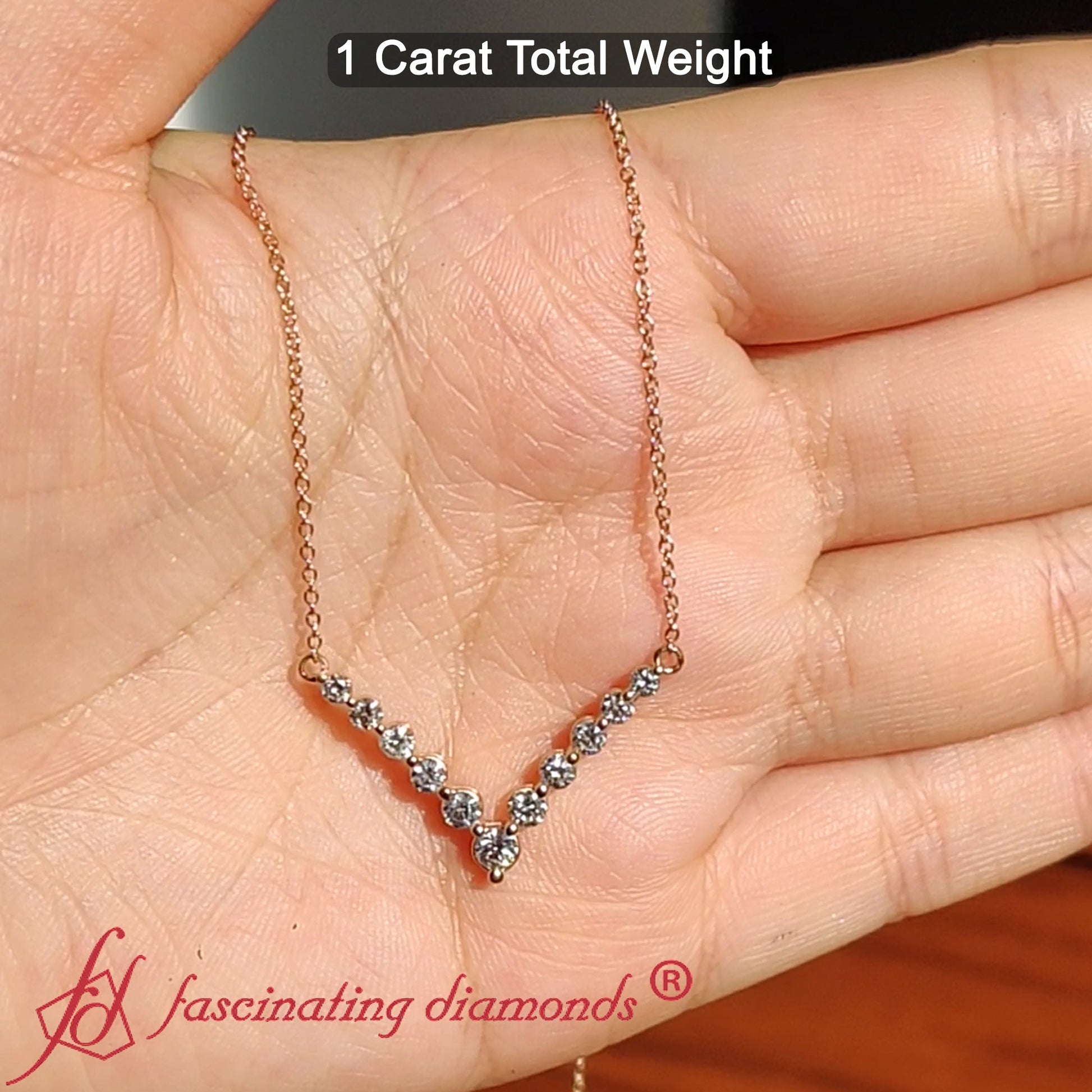 Round Graduated V-Necklace Fascinating Diamonds