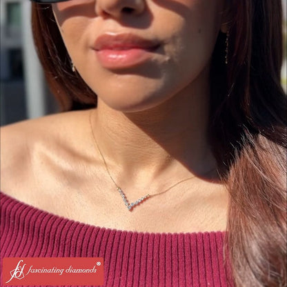 Round Graduated V-Necklace Fascinating Diamonds