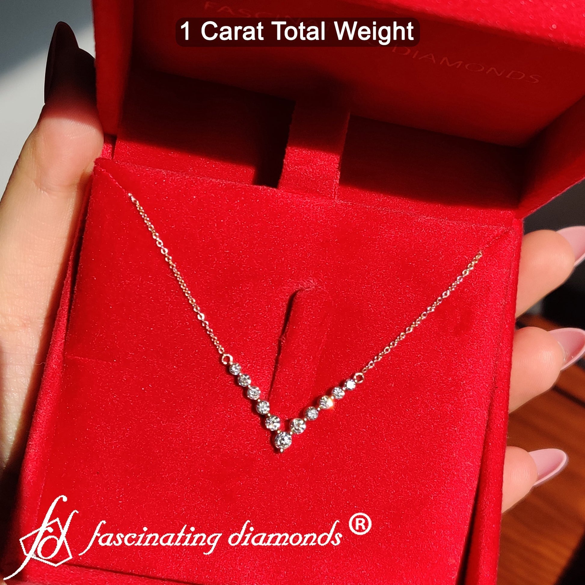 Round Graduated V-Necklace Fascinating Diamonds