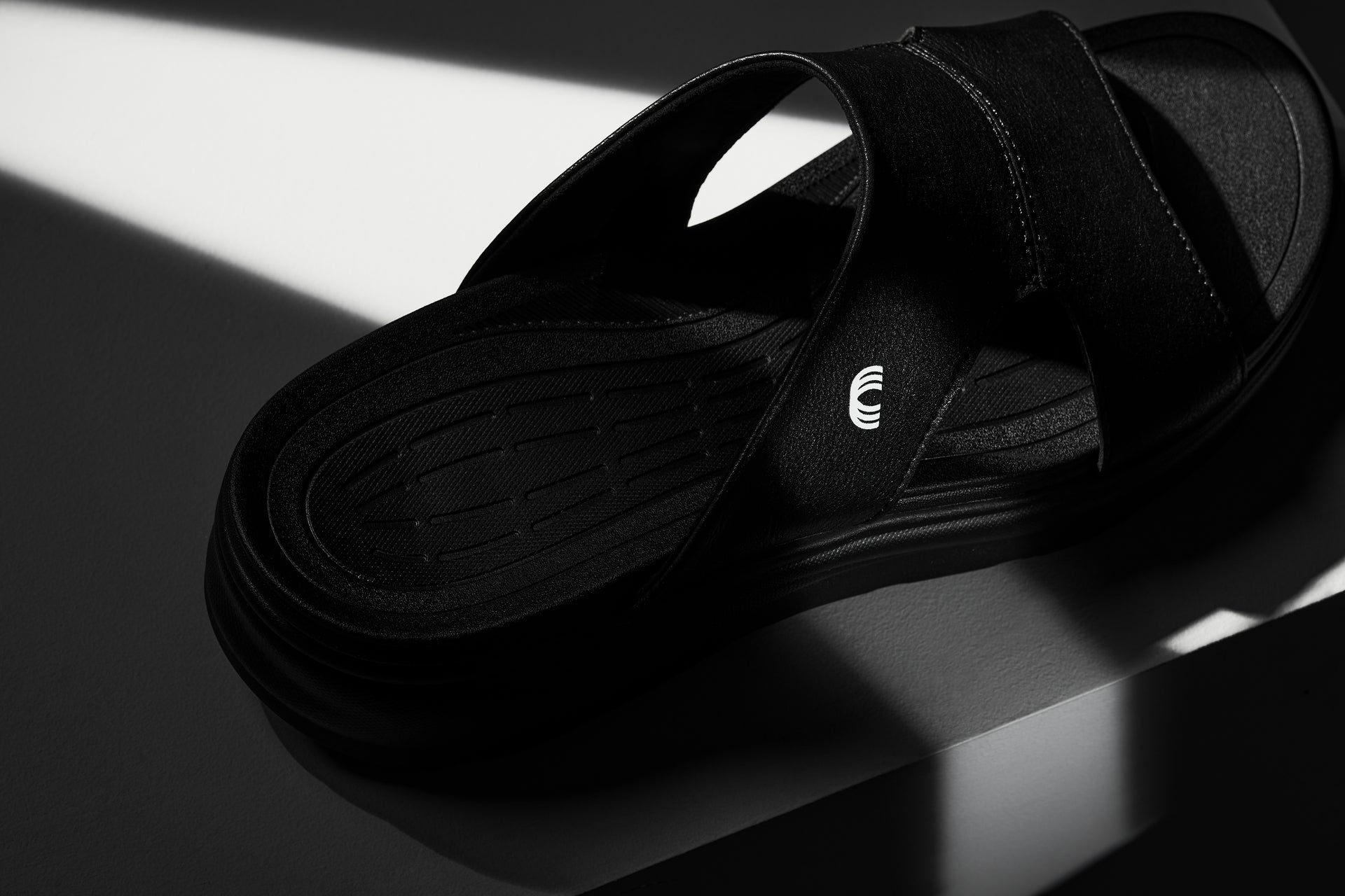 CALTO - X1655 - 2 Inches Taller (Black/Grainy Black) Tallmenshoes.com