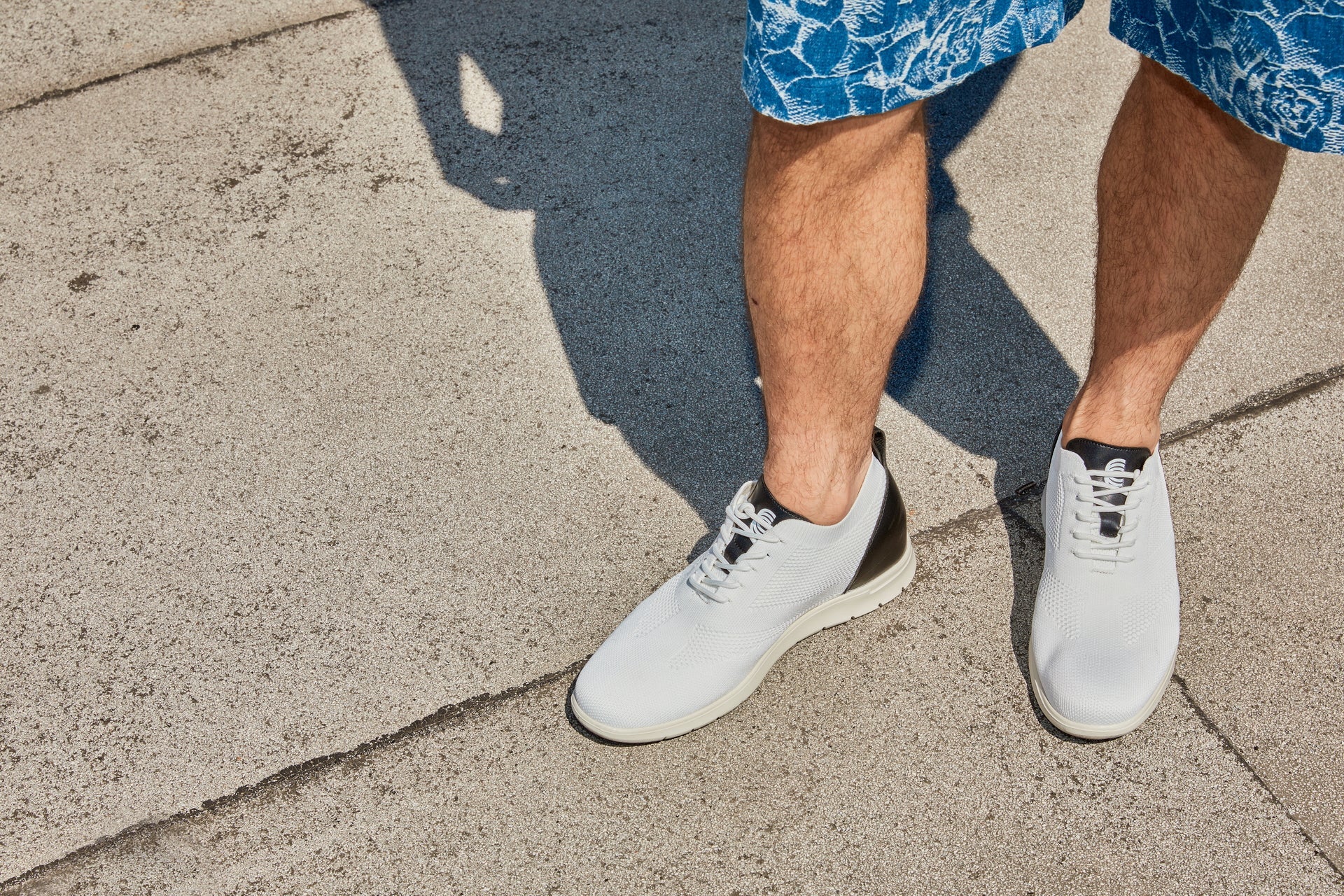 CALTO - X2212 - 2.4 Inches Taller (White/Black) - Lace Up Casual Walker - Lightweight Tallmenshoes.com