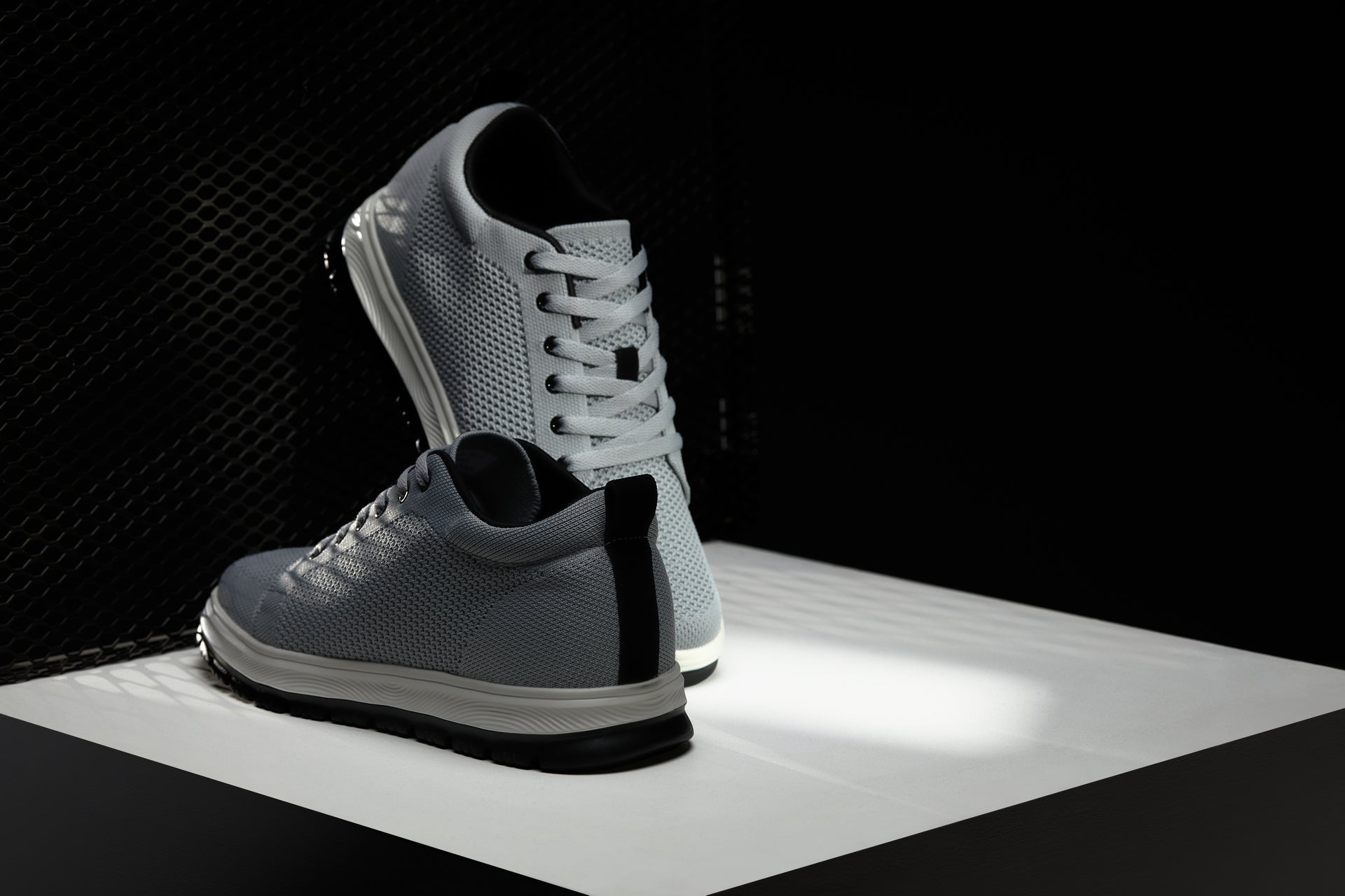 CALTO - X2324 - 2.4 Inches Taller (Pewter Grey/White & Black Sole) - Lace Up Casual Sneaker - Lightweight Tallmenshoes.com