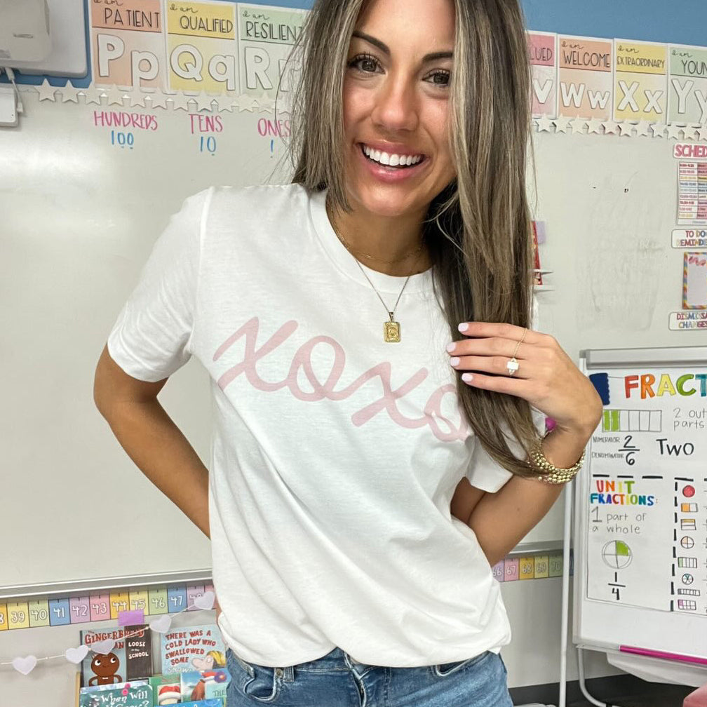 XOXO Cursive Script Ivy + Cloth