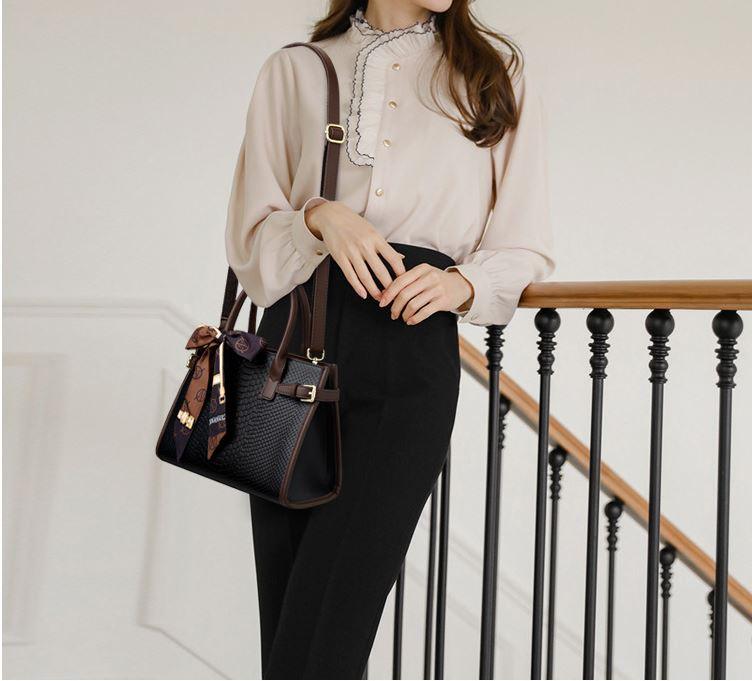 Serpent Luxe Snakeskin Handbag - Elegant Leather Commuter Bag for Stylish Women Country in My Heart