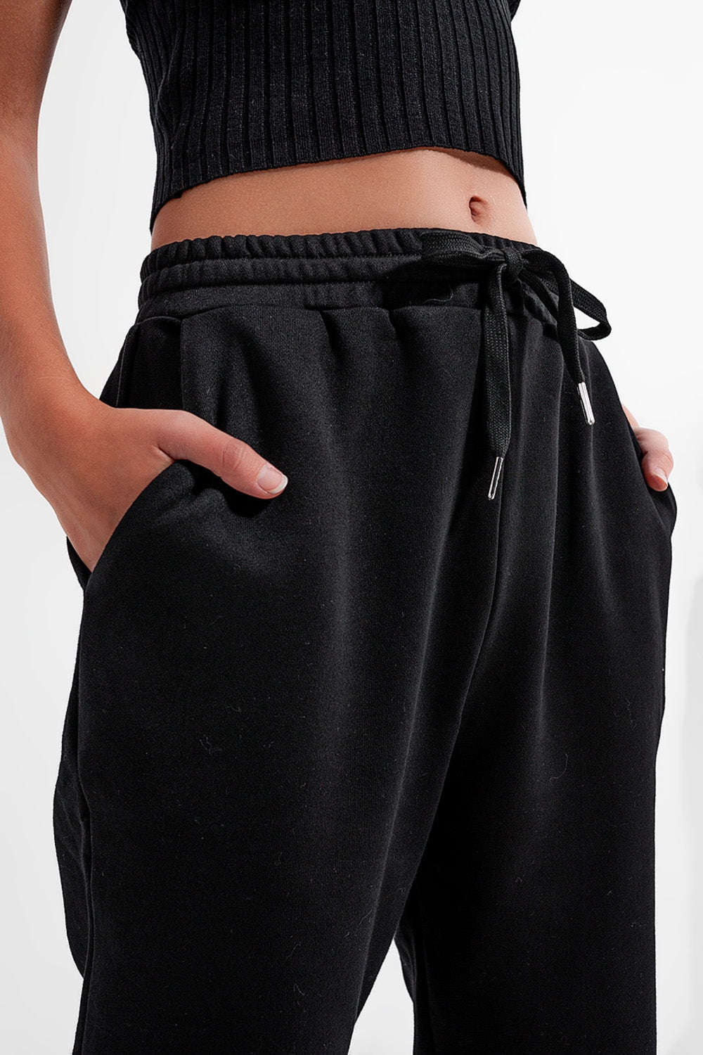 Adjustable waistband joggers in black Q2store