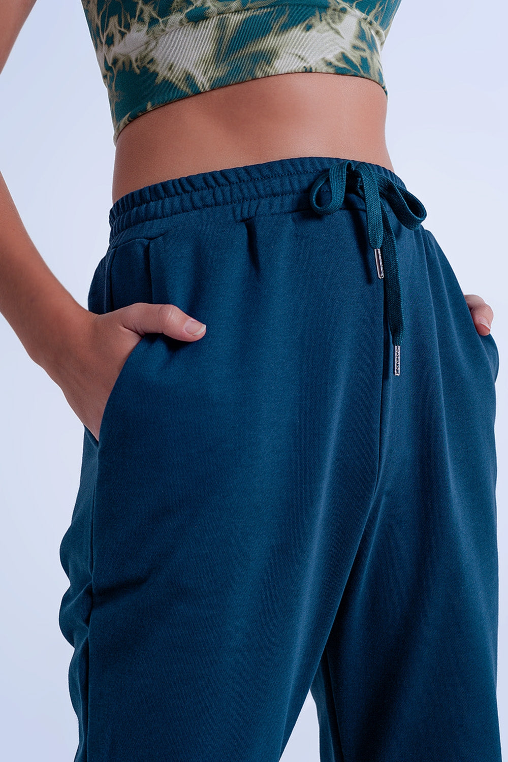 Adjustable waistband joggers in dark green Q2store