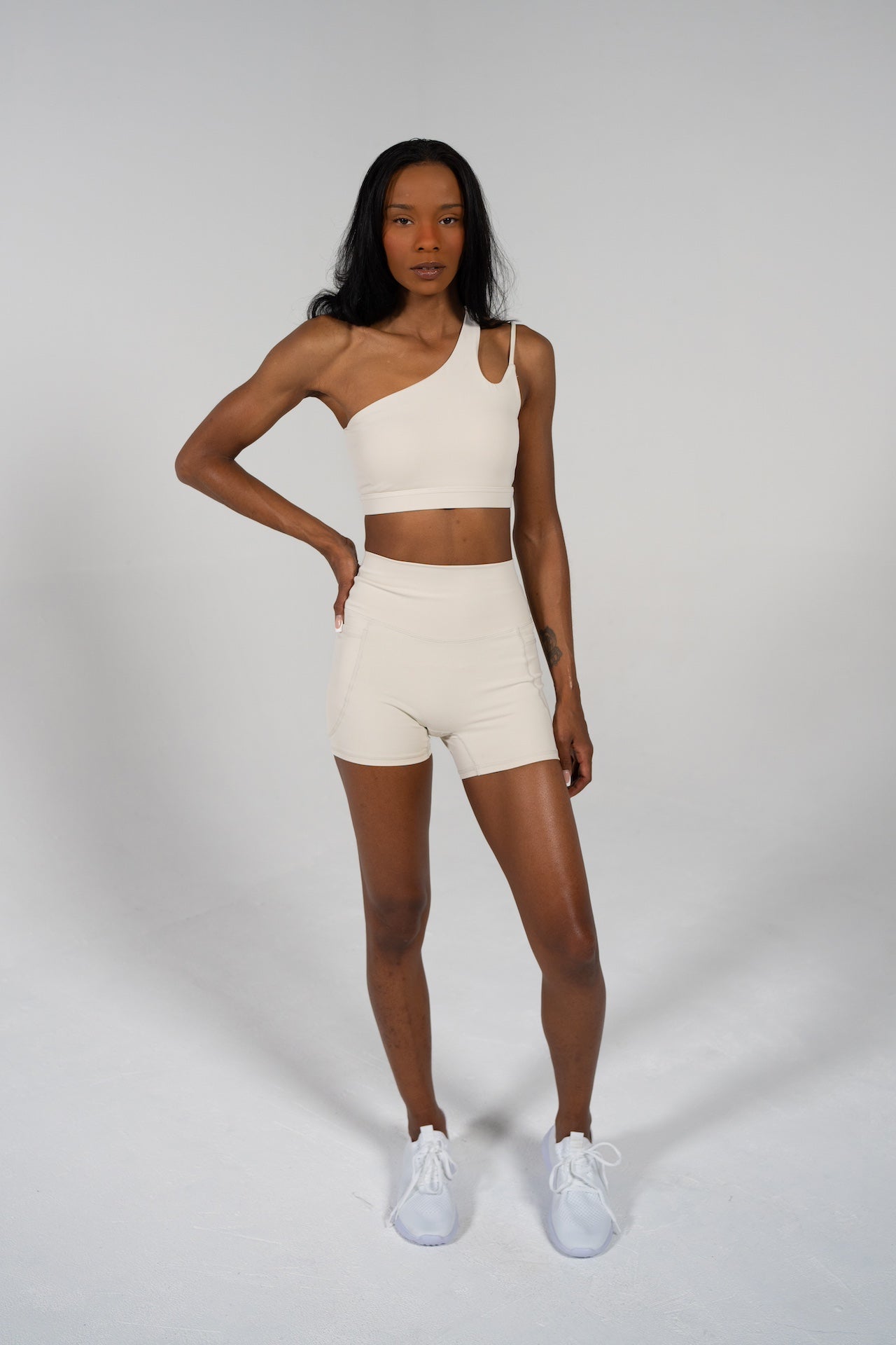 SERENE transform asymmetical sports bra Alyth Active