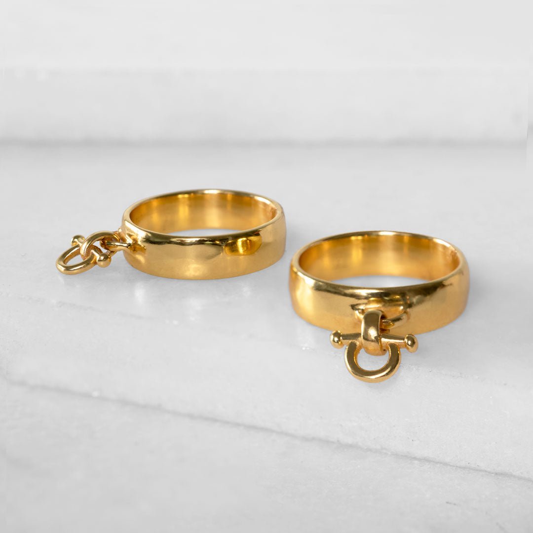 Ariston Horse Bit Equestrian Ring in Gold Urban-Equestrian